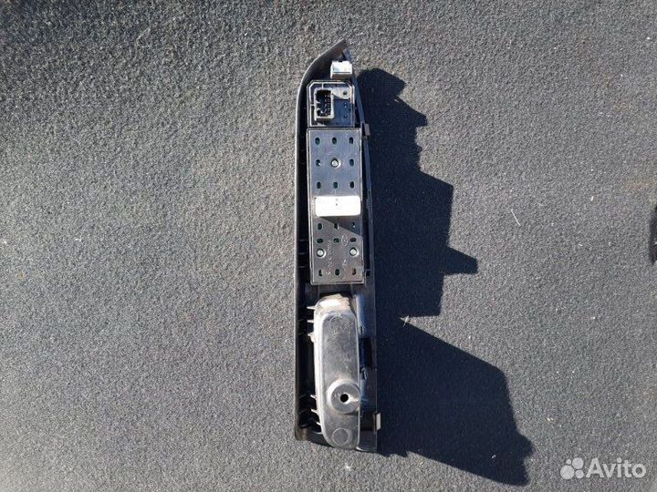 Блок управления стеклоподъемниками передний левый