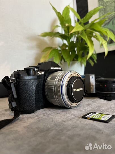 Большой комплект Olympus OM-D E-M10 Mark III
