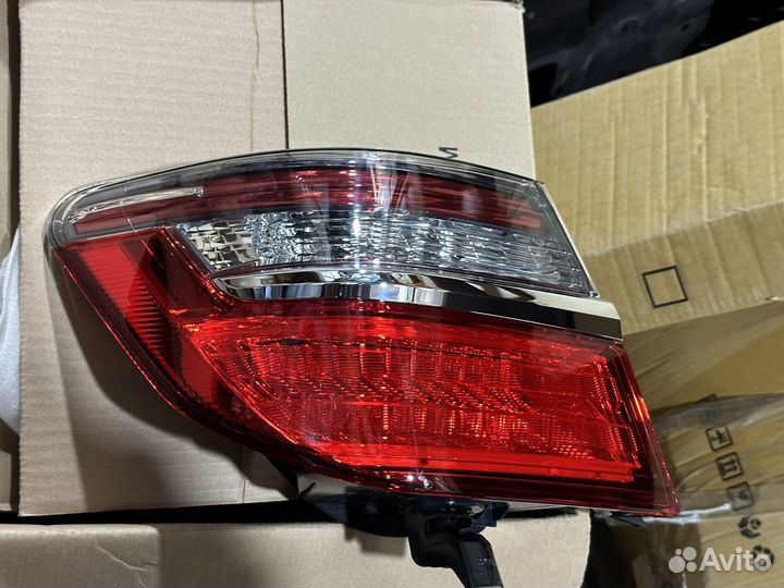 Задний левый стоп оригинал тойота камри 55