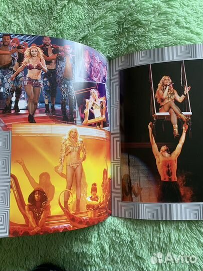 Фото с автографом Britney Spears + Femme fatale