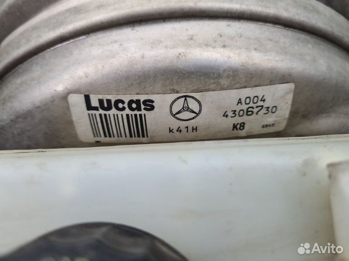 Вакуумник Mercedes-Benz S-Class W220 M112.944 3.2