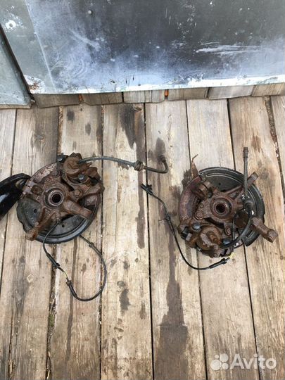 Поворотный кулак правый Renault Logan 2