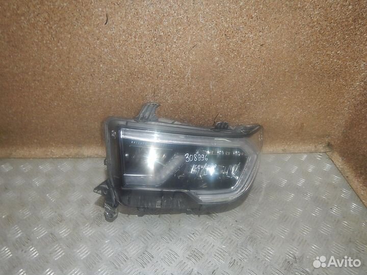 Фара левая Toyota Sequoia