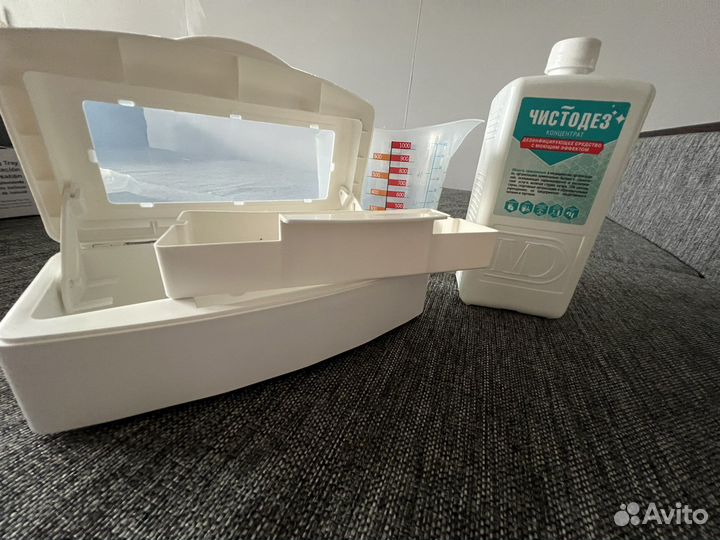 Контейнер для инструментов маникюра