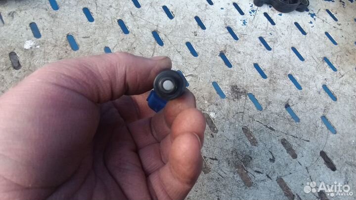 Форсунка топливная 2975001690 Mazda 3 Mazda 2