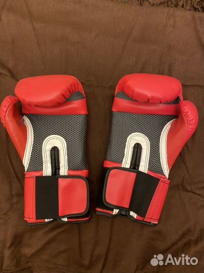 Боксерские перчатки Everlast красные 12 oz