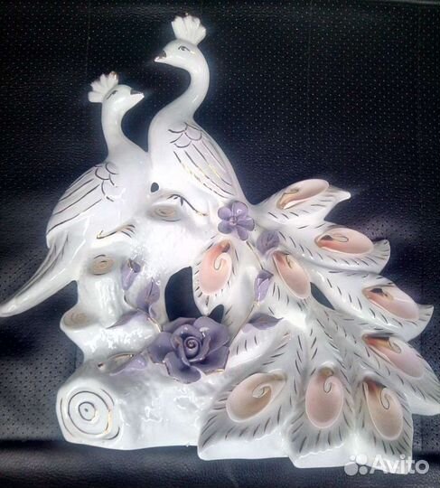 Статуэтка лебеди