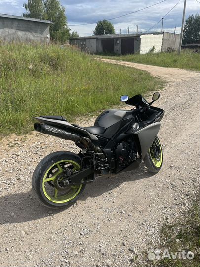 Yamaha R1 2010