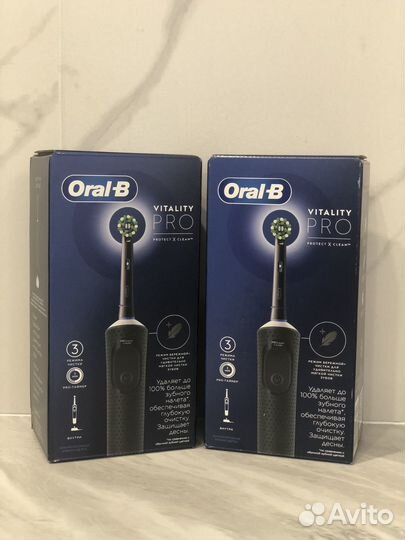 Электрическая зубная щетка Oral-B Vitality Pro