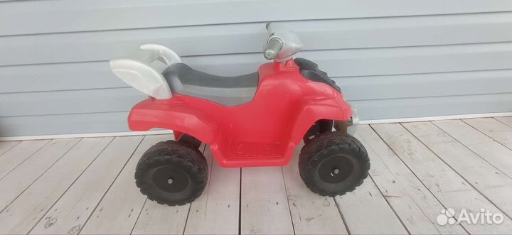 Детский квадроцикл на аккумуляторе