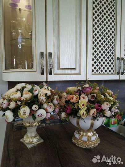 Букеты с цветами в вазе