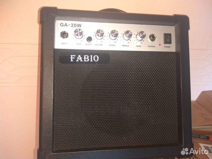 Гитарный комбоусилитель