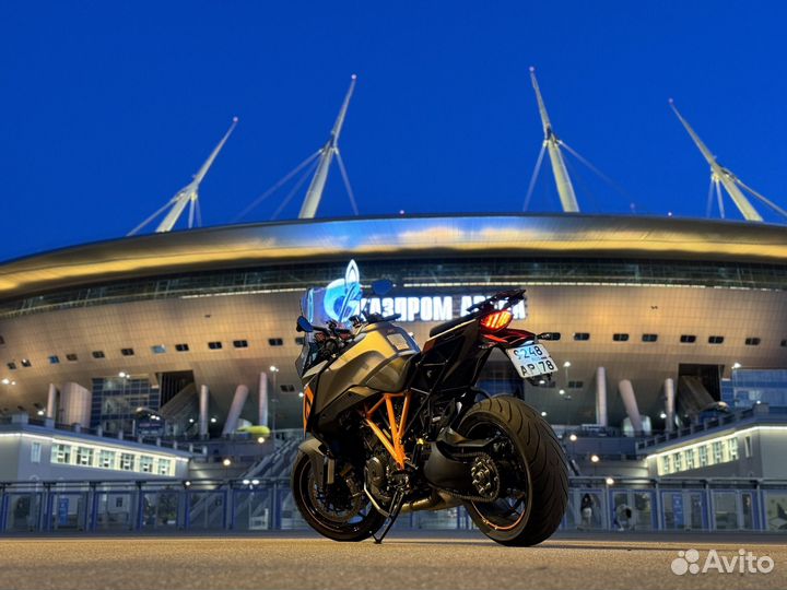 KTM 1290 Super Duke GT