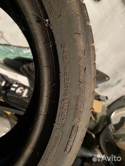 Michelin Pilot Super Sport 245/45 R18