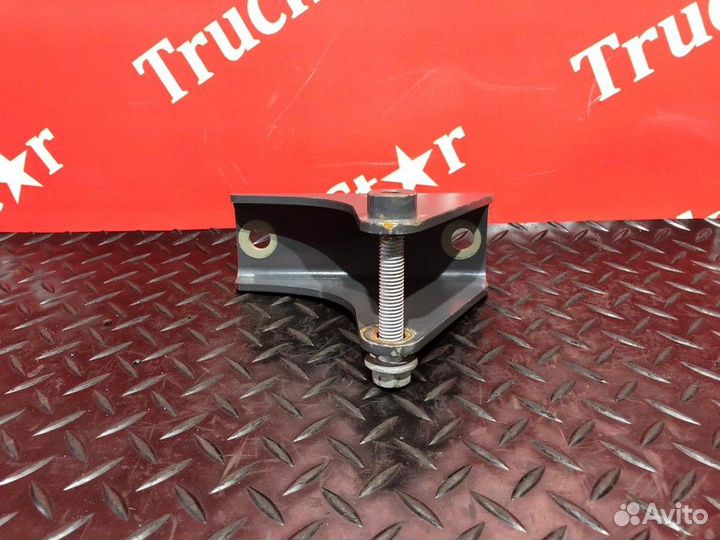 Кронштейн амортизатора кабины Daf XF106