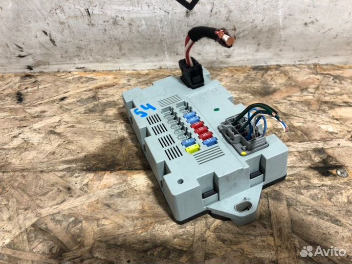 Блок предохранителей салонный Jaguar Xe 1