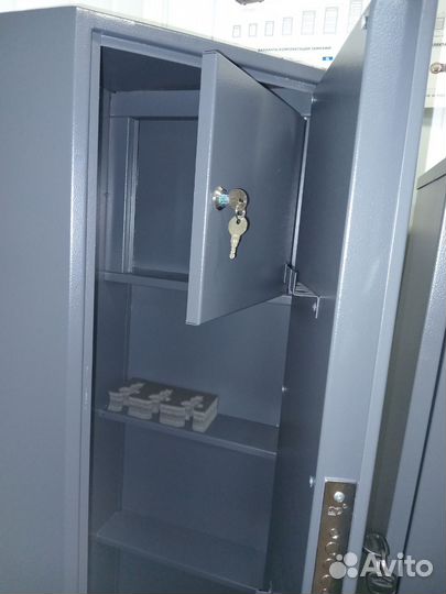 Сейф оружейный угловой