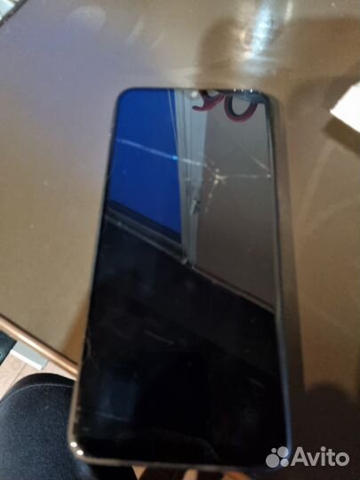Samsung Galaxy A20, 3/32 ГБ