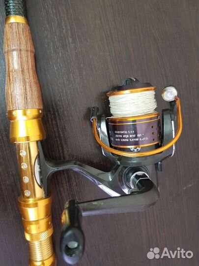 Спининг с катушкой и стульчиком