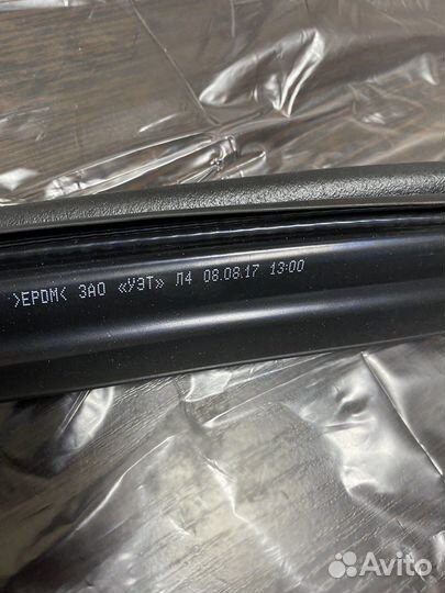 Уплотнитель верхний правый дверь верх крыша Datsun