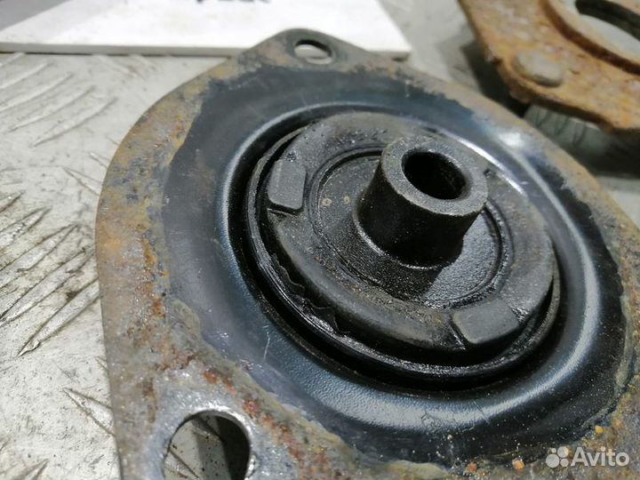 Опора переднего амортизатора Nissan Teana J31