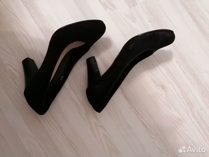 Туфли женские 35 размер черные