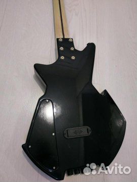 Продам бас гитару безголовую
