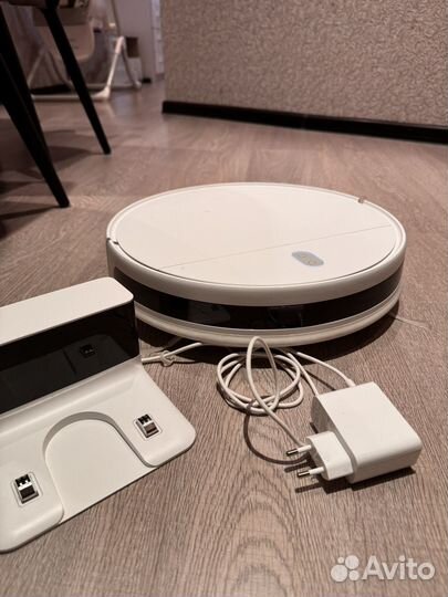 Робот-пылесос Xiaomi Mi Robot Vacuum-Mop Essential