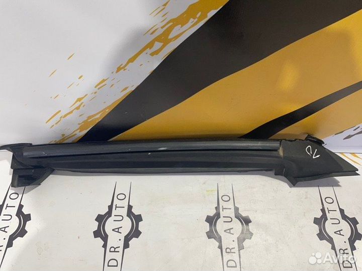 Накладка переднего левого крыла Toyota Land