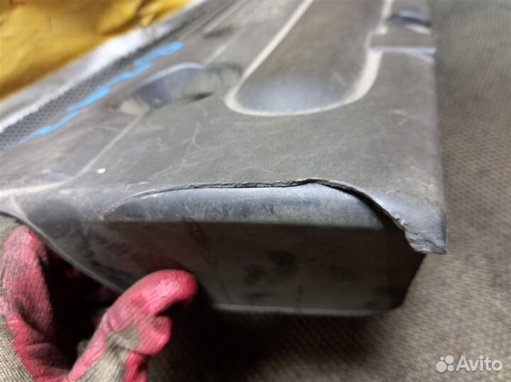 Крышка двс(декоративная) toyota corolla ZZE120