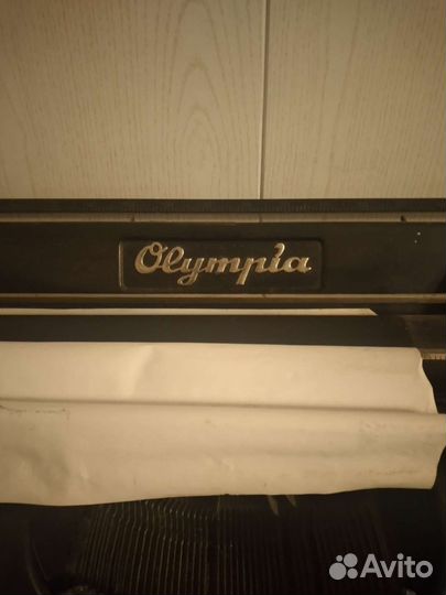 Печатная пишущая машинка вентажная