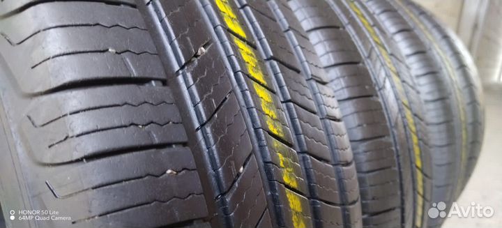Michelin Defender 215/55 R17