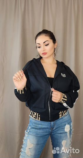 Куртка ветровка женская