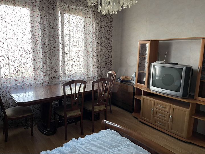 2-к. квартира, 56 м², 12/17 эт.