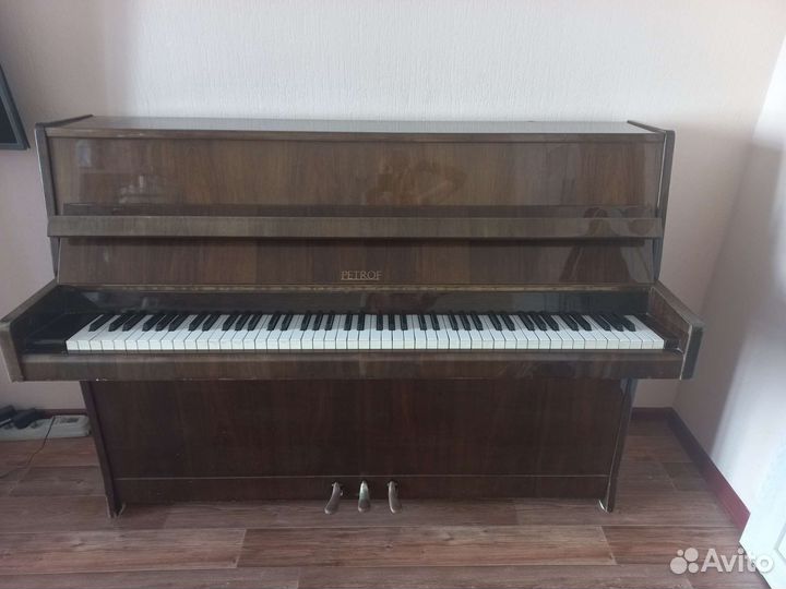 Пианино Petrof