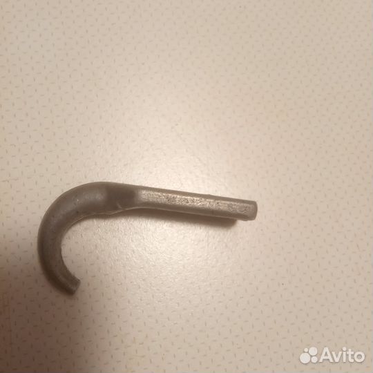 Крючок бардачка Вятка Электрон