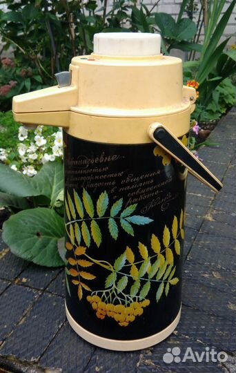 Термос - 2 л. с помпой стекло