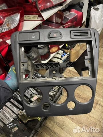 Консоль центральная на торпедо Fusion 2002-2012