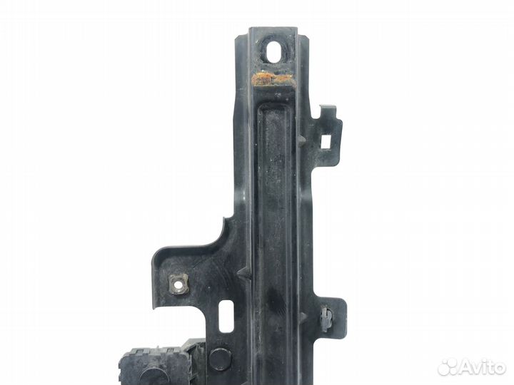 Стойка замка капота передняя Nissan Fuga KY51