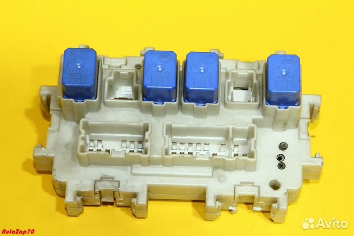 Nissan Patrol (Y62) Блок предохранителей (салонный