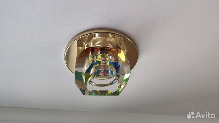 Светильник встраиваемый