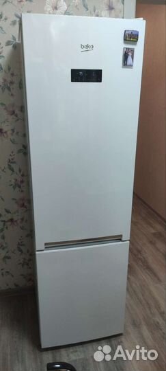 Холодильник двухкамерный Beko Total No Frost