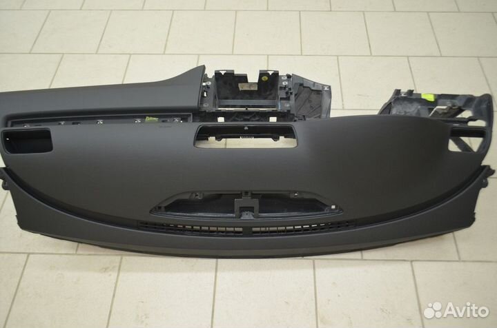 Торпедо панель приборов Volkswagen Passat B6