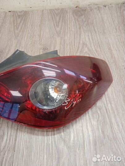 Фонарь задний правый Opel Corsa D хетчбэк 3-Х дв