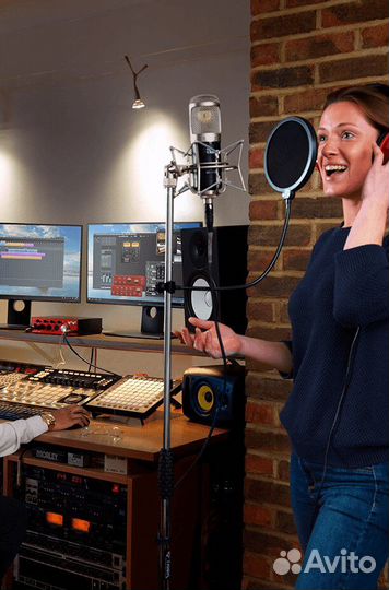 Аудиоинтерфейс focusrite Clarett+ 4Pre