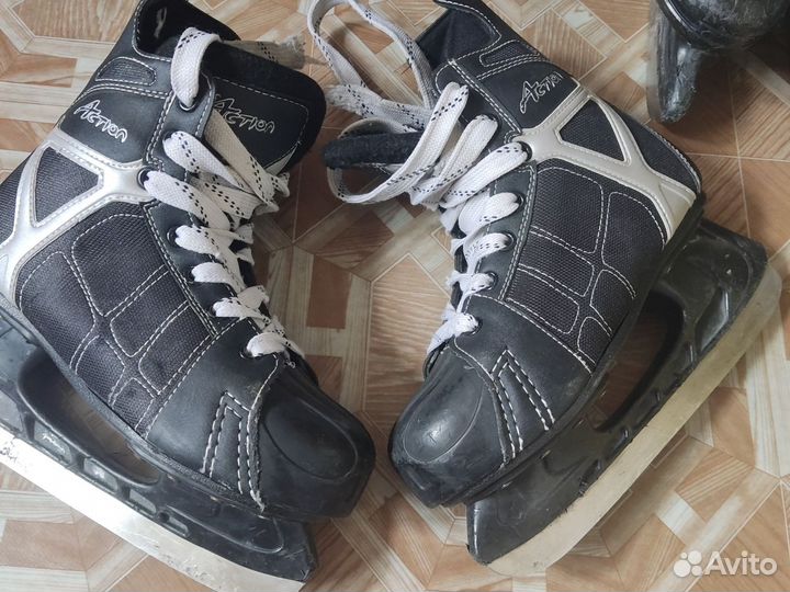 Коньки хоккейные