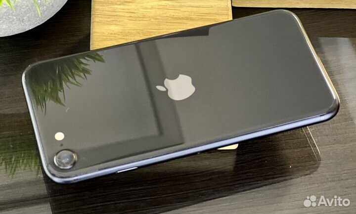 iPhone SE (2020), 64 ГБ