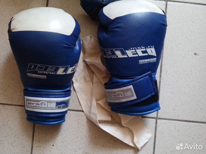 Боксерские перчатки и шлем комплект