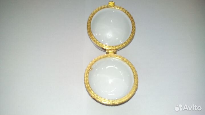 Яйцо сувенирное.шкатулка