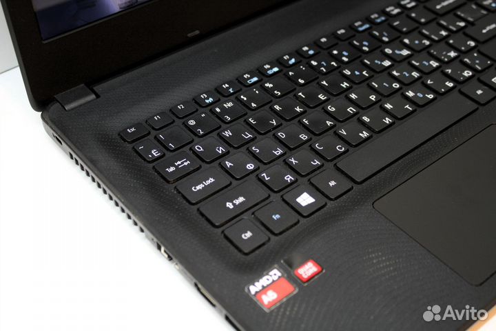 Компактный ноутбук Acer. Удобно брать с собой